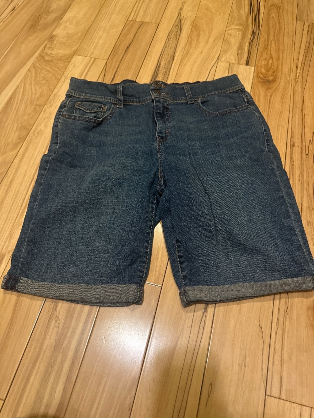 Levi’s Bermuda jean shorts size 10